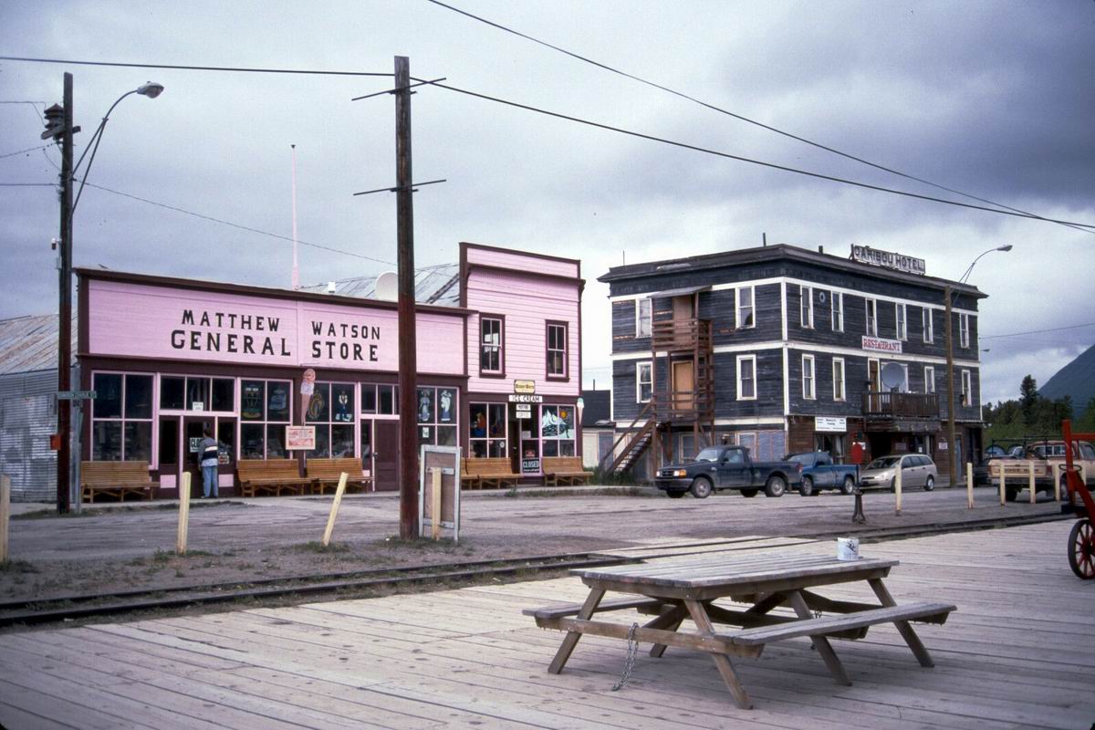 039 Downtown Carcross YK.jpg