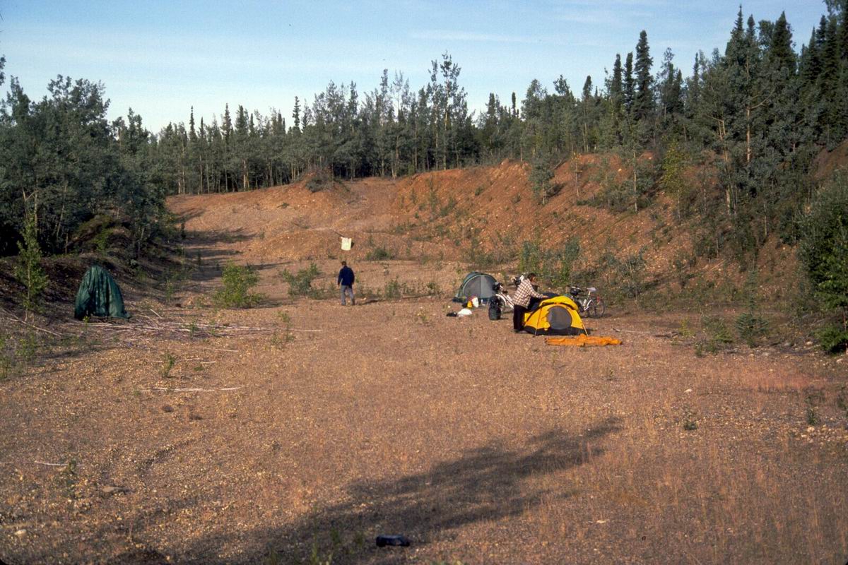 145 Nice gravel pit camp S of Dempster Hwy.jpg