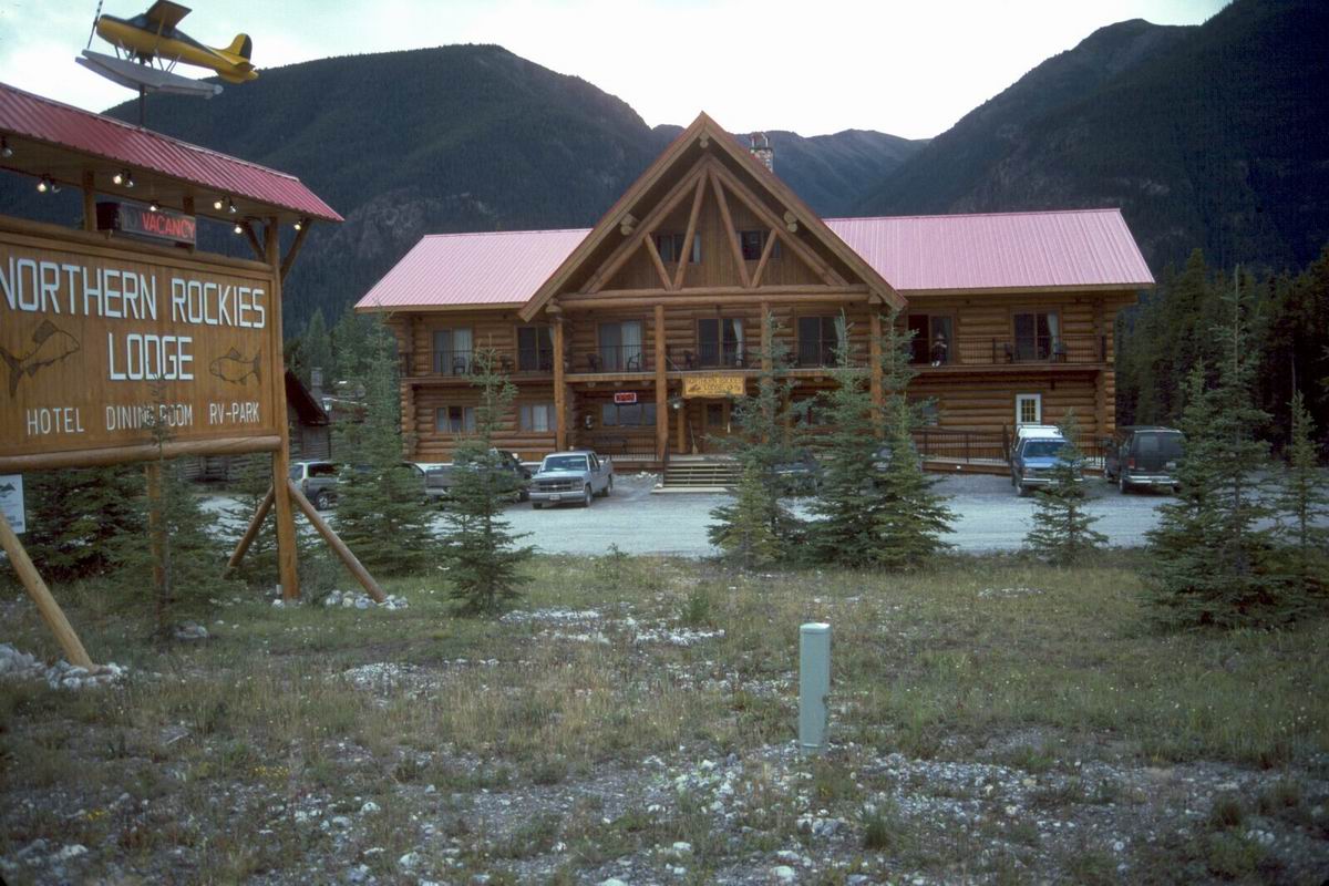 183 Lakeside resort on Mucho.jpg