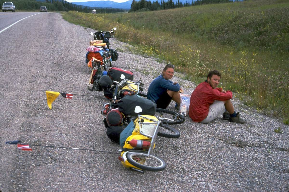 204 Lunch on the roadside.jpg