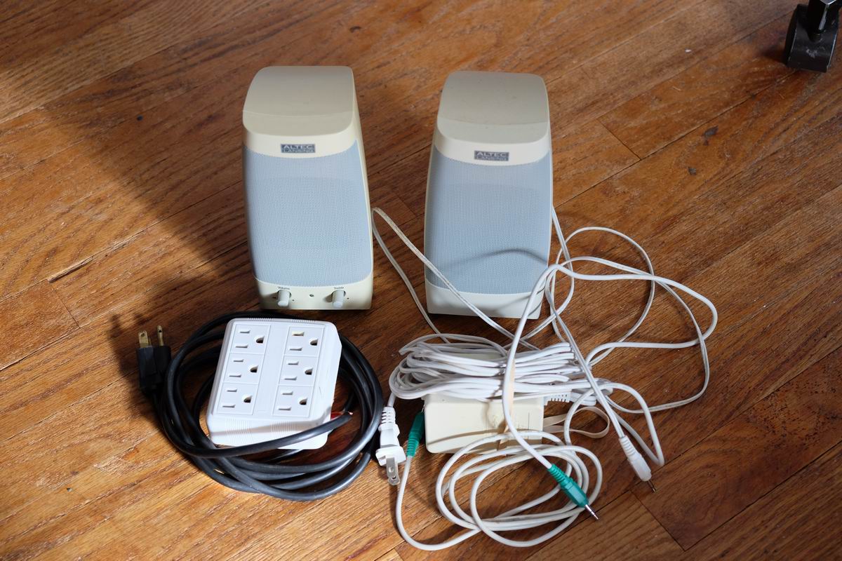 9-portable spakers.jpg